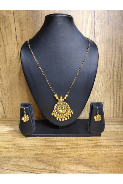 Golden Pendant And Chain Combine Daily Wear Chain (KR645)